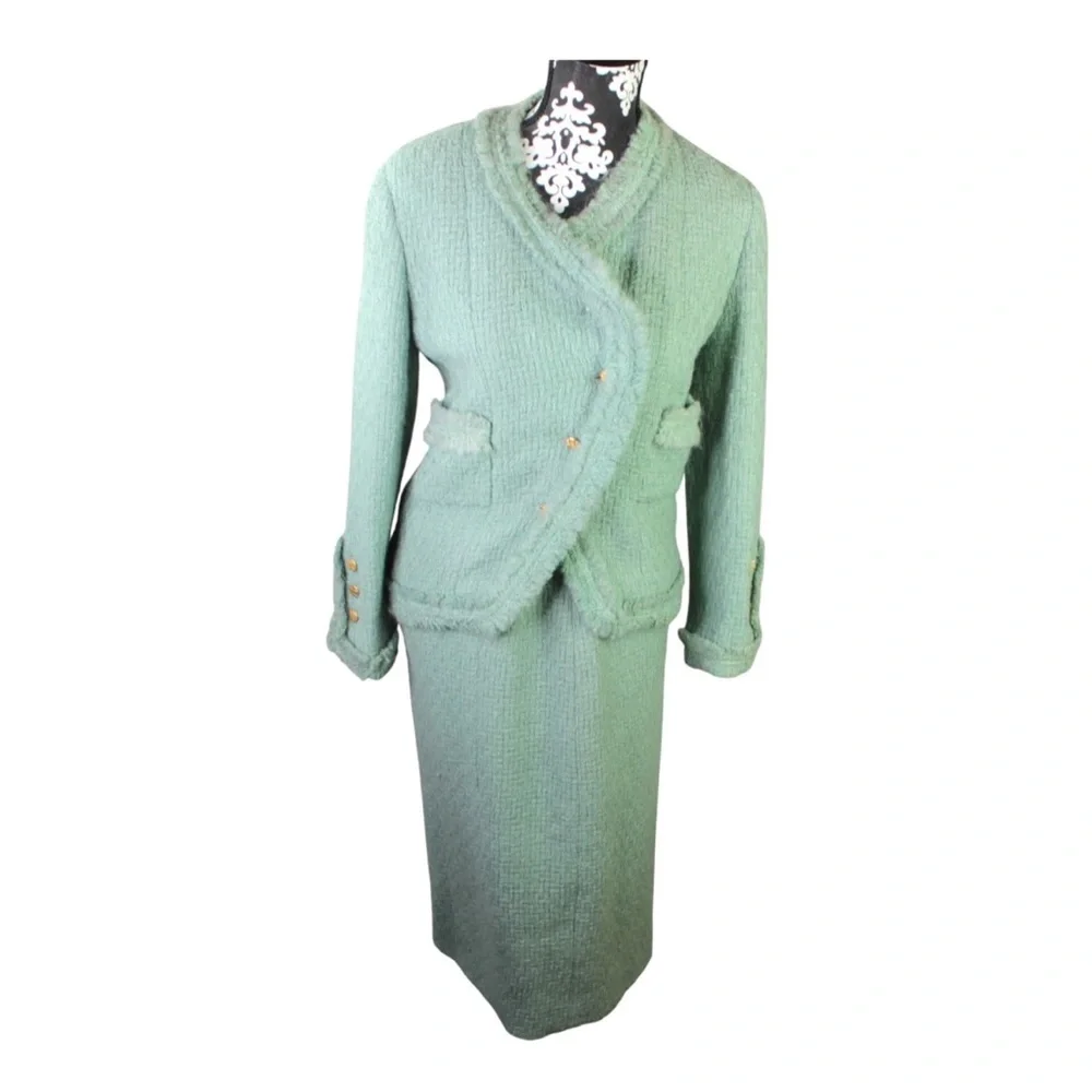 Chanel Boutique Skirt Suit Set Tweed Size 38 Jade Green 100% Wool Pocket
